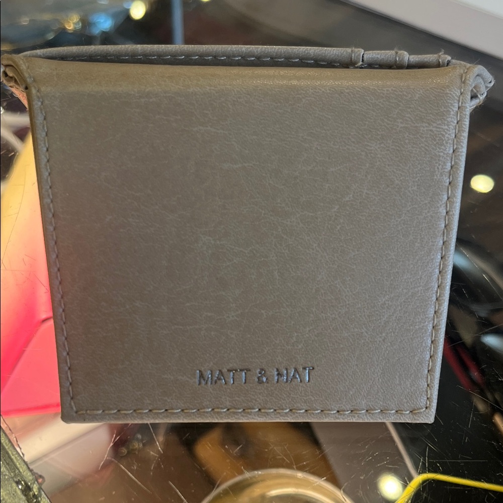 Matt & Nat Tan salle